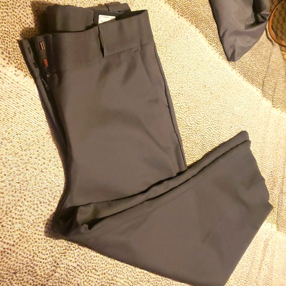 Worthington long capri pants